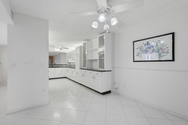 7649 E Granville Drive 301, Tamarac, FL 33321