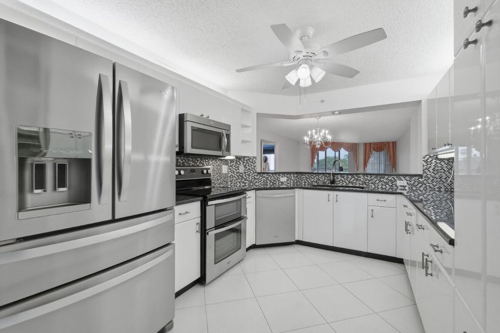 7649 E Granville Drive 301, Tamarac, FL 33321
