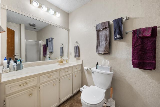 1209 Hidden Hills Drive, Corsicana, TX 75110