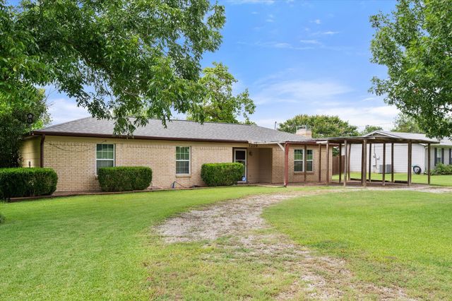 1209 Hidden Hills Drive, Corsicana, TX 75110