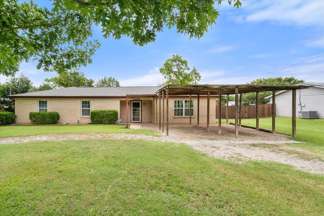 1209 Hidden Hills Drive, Corsicana, TX 75110