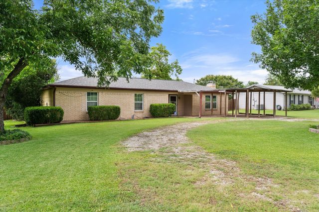 1209 Hidden Hills Drive, Corsicana, TX 75110