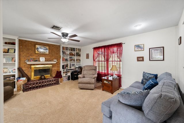 1209 Hidden Hills Drive, Corsicana, TX 75110