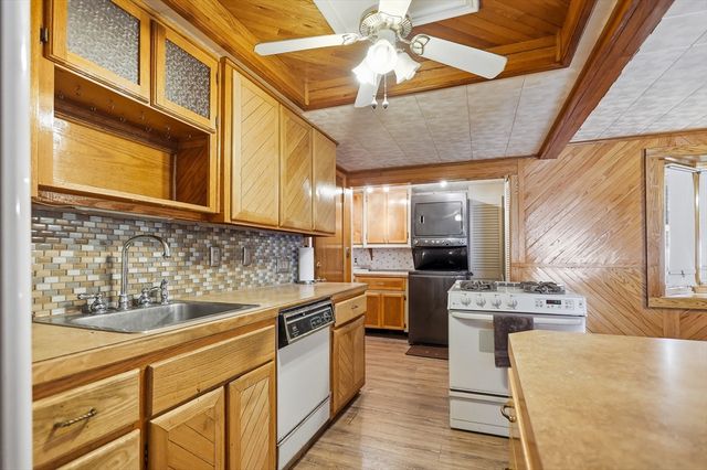 35 Maplewood Ave, Methuen, MA 01844