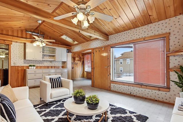 35 Maplewood Ave, Methuen, MA 01844