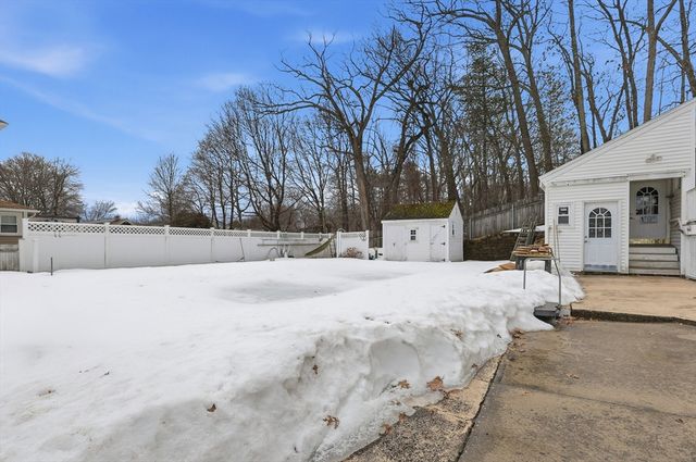 35 Maplewood Ave, Methuen, MA 01844