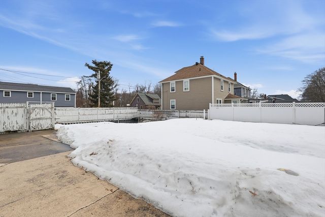 35 Maplewood Ave, Methuen, MA 01844