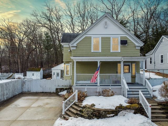 35 Maplewood Ave, Methuen, MA 01844