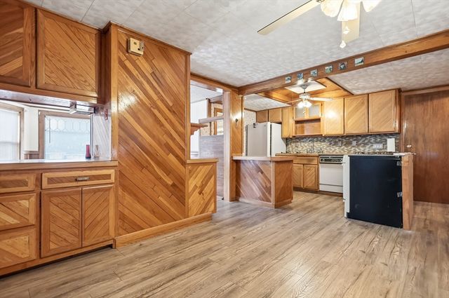 35 Maplewood Ave, Methuen, MA 01844