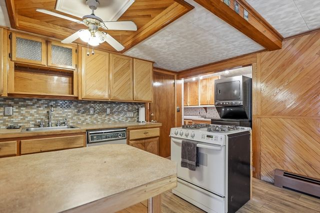 35 Maplewood Ave, Methuen, MA 01844