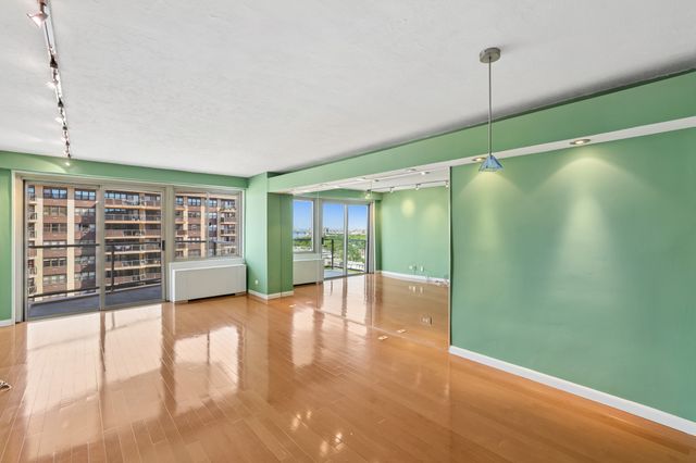 1815 215th St Apt 15L, New York City, NY 11360
