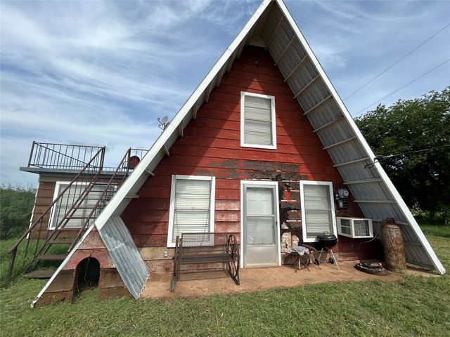 410 County Road 433, Mullin, TX 76864