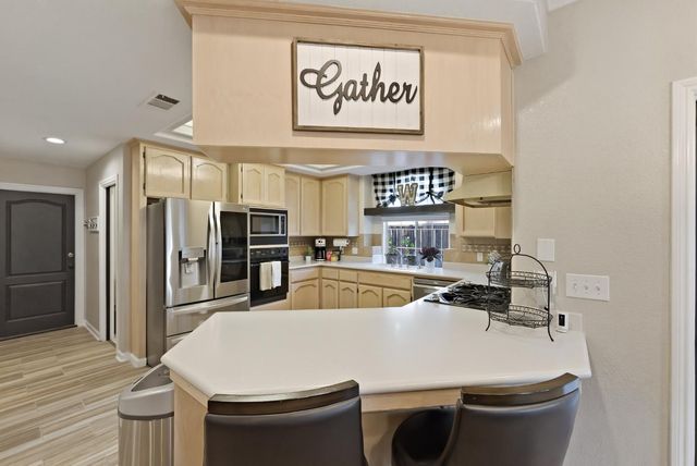 3287 Mckelvy, Fresno, CA 93611