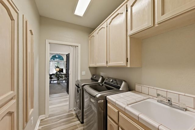 3287 Mckelvy, Fresno, CA 93611