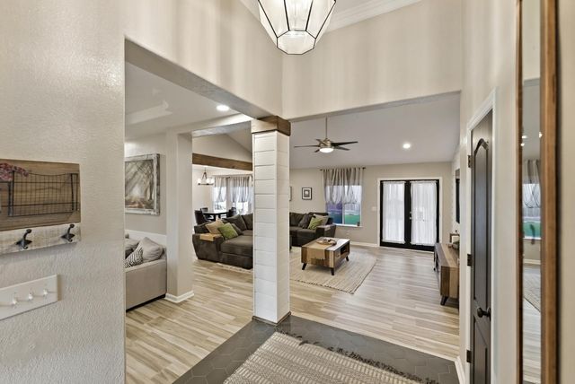 3287 Mckelvy, Fresno, CA 93611