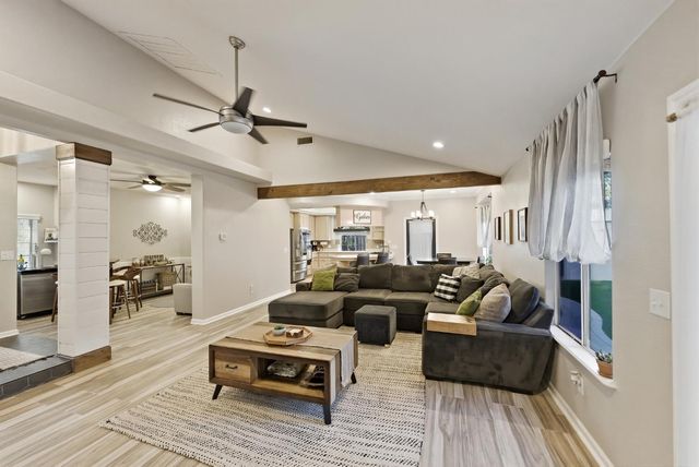 3287 Mckelvy, Fresno, CA 93611