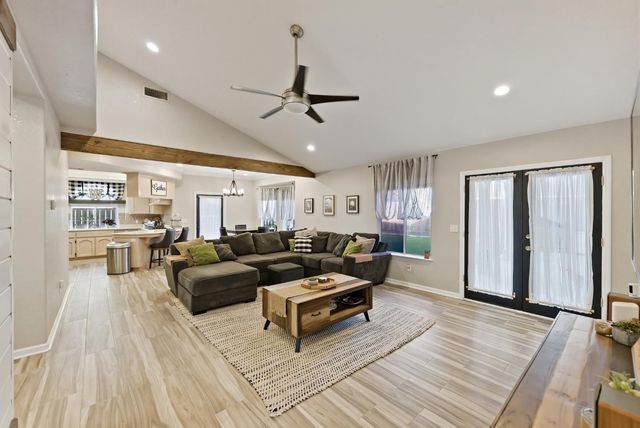 3287 Mckelvy, Fresno, CA 93611