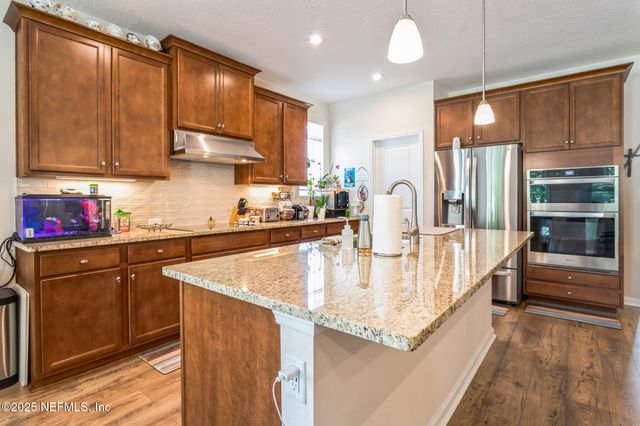 1571 PANTHER LAKE Parkway, Jacksonville, FL 32221