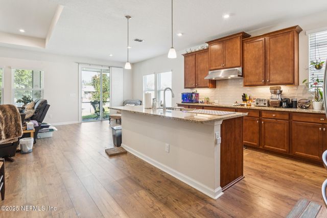 1571 PANTHER LAKE Parkway, Jacksonville, FL 32221