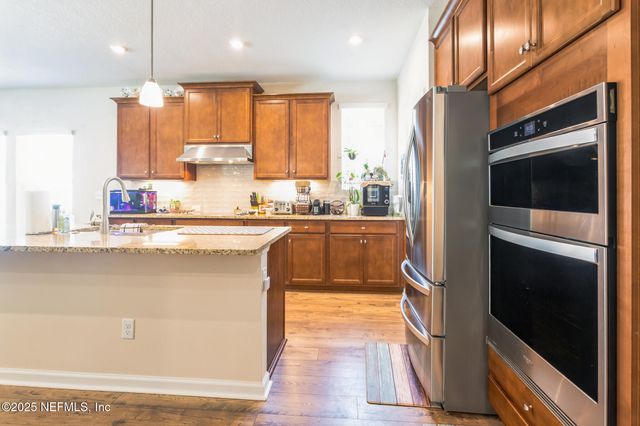 1571 PANTHER LAKE Parkway, Jacksonville, FL 32221