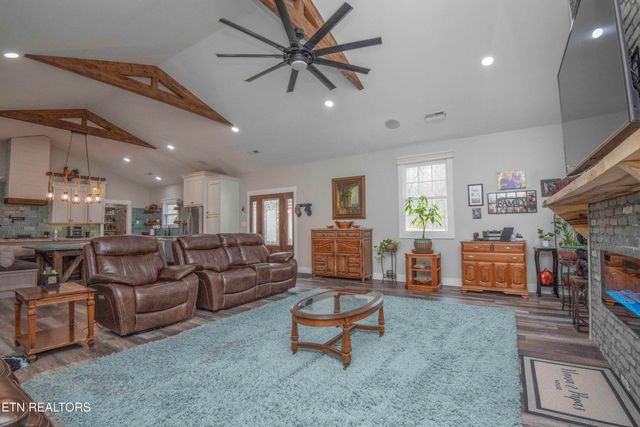 178 Emerald Pointe Circle, Rockwood, TN 37854