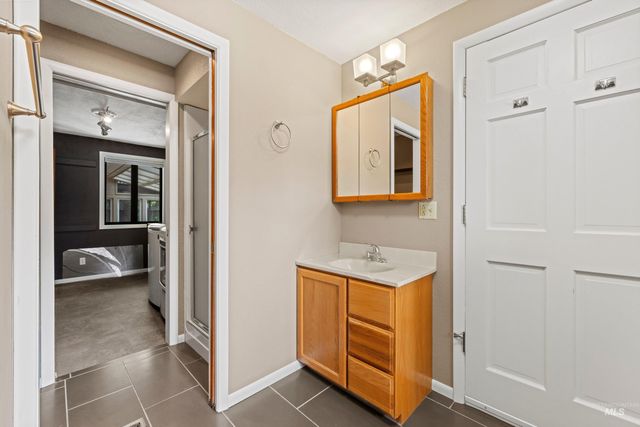2333 Table Rock Rd, Boise, ID 83712