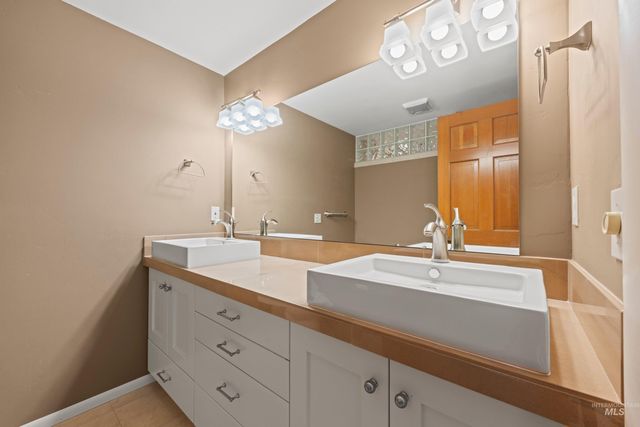 2333 Table Rock Rd, Boise, ID 83712