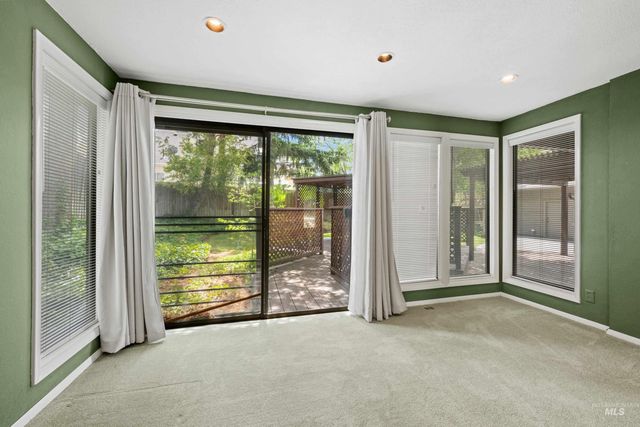 2333 Table Rock Rd, Boise, ID 83712