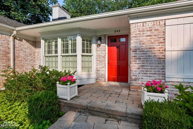 243 Beaupre Avenue, Grosse Pointe Farms, MI 48236