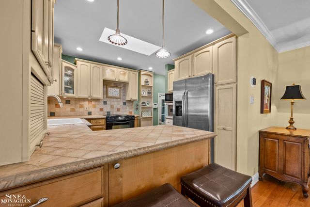 243 Beaupre Avenue, Grosse Pointe Farms, MI 48236