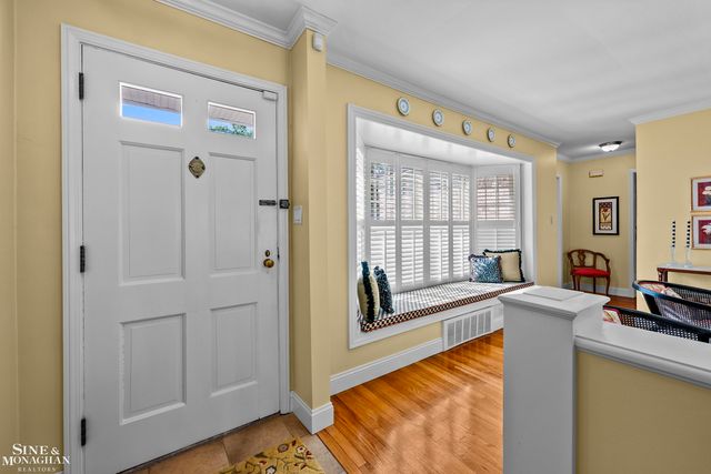 243 Beaupre Avenue, Grosse Pointe Farms, MI 48236