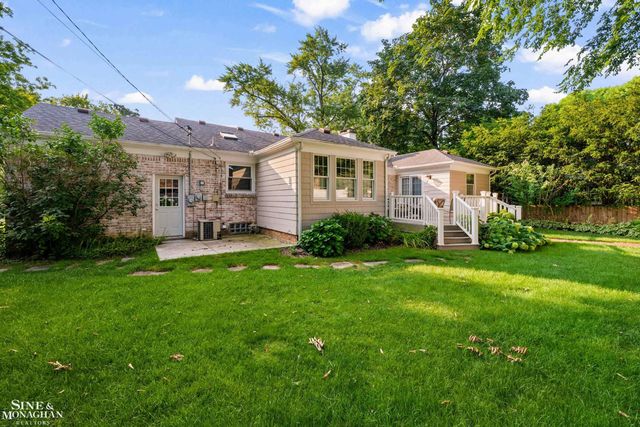 243 Beaupre Avenue, Grosse Pointe Farms, MI 48236