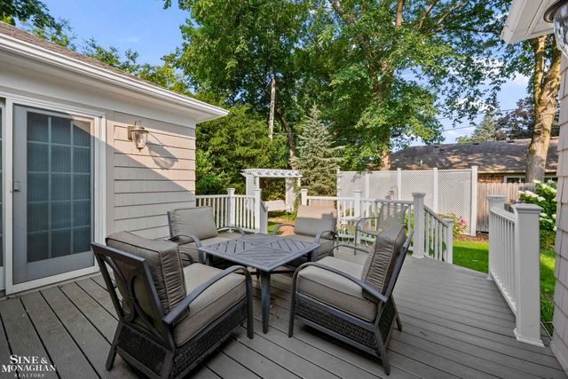 243 Beaupre Avenue, Grosse Pointe Farms, MI 48236