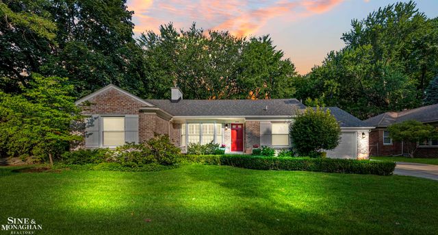 243 Beaupre Avenue, Grosse Pointe Farms, MI 48236