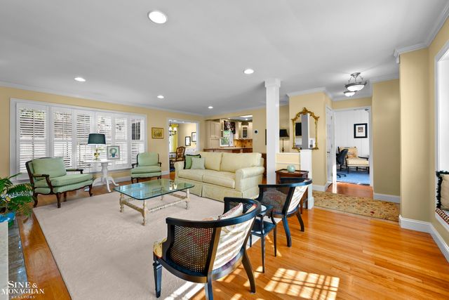 243 Beaupre Avenue, Grosse Pointe Farms, MI 48236