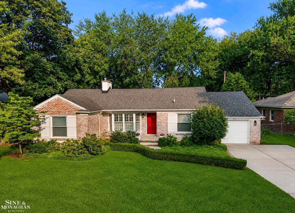 243 Beaupre Avenue, Grosse Pointe Farms, MI 48236