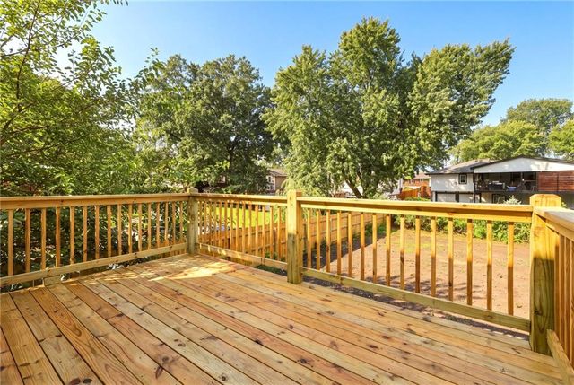408 NW MOORE Street, Lee's Summit, MO 64081
