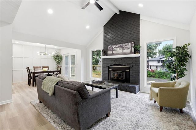 408 NW MOORE Street, Lee's Summit, MO 64081