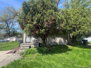 13595 Wyoming Avenue, Detroit, MI 48238