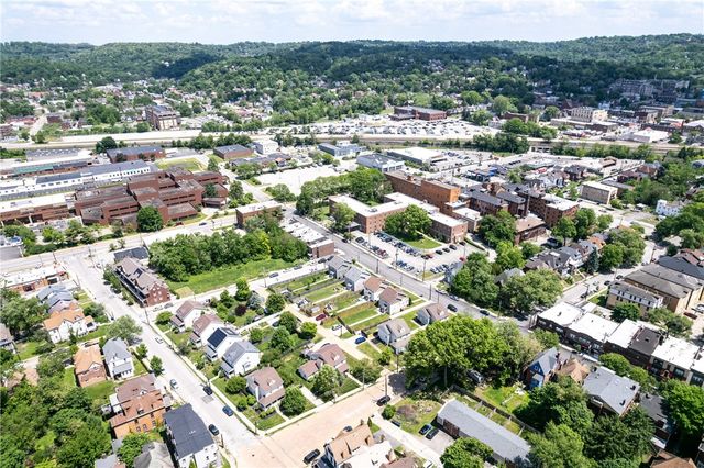 300 S Trenton Ave, Wilkinsburg, PA 15221