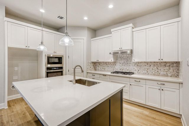 214 Prickly Poppy LOOP, Kyle, TX 78640