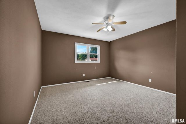 318 ARBOR VITAE Drive, Germantown Hills, IL 61548