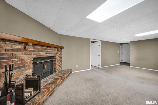 318 ARBOR VITAE Drive, Germantown Hills, IL 61548