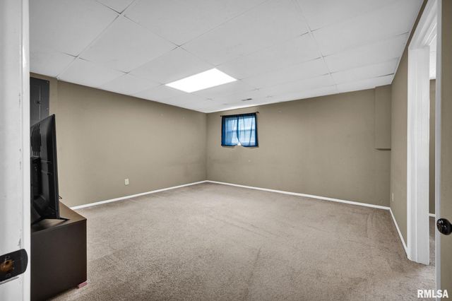 318 ARBOR VITAE Drive, Germantown Hills, IL 61548