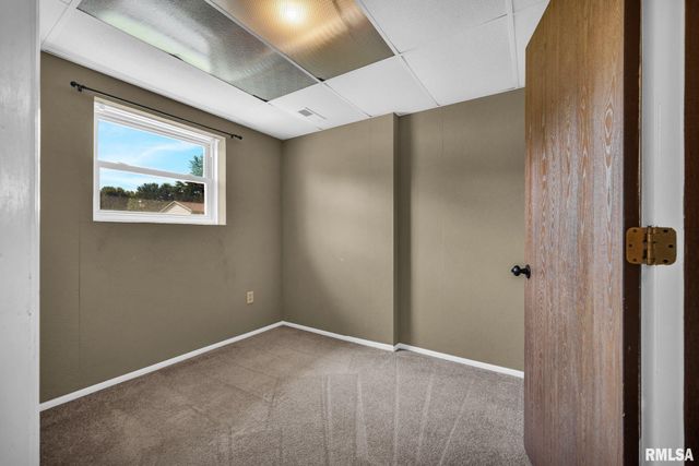 318 ARBOR VITAE Drive, Germantown Hills, IL 61548
