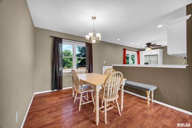 318 ARBOR VITAE Drive, Germantown Hills, IL 61548