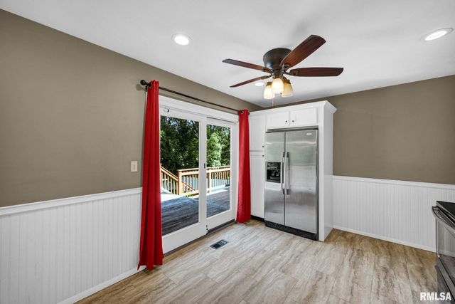 318 ARBOR VITAE Drive, Germantown Hills, IL 61548