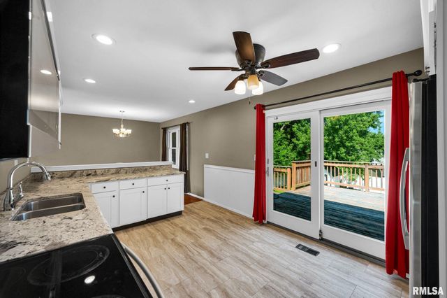 318 ARBOR VITAE Drive, Germantown Hills, IL 61548