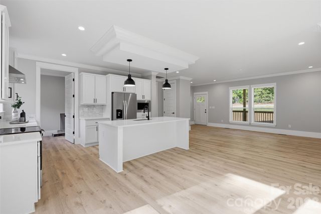 245 White Point Lane, Taylorsville, NC 28681