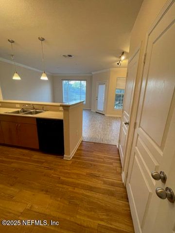 8290 GATE Parkway W 1110, Jacksonville, FL 32216
